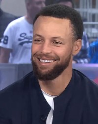 开云登录入口地址-库里：退役后不会远离篮球，想一直在篮球里找到自己位置