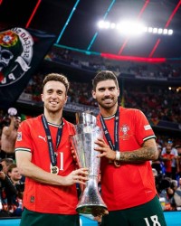 内维斯哽咽致辞若塔：国家队永远是你的家，我们一同踏上赛场