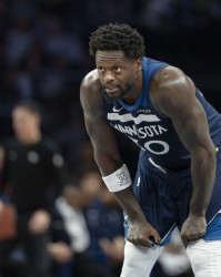 开云电子-虽败犹荣！兰德尔18中11&amp;罚球8中7砍全场最高32分外加7篮板6助攻